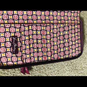 Vera Bradley travelers wallet
